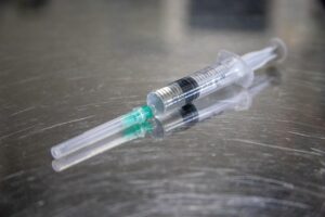 医師バイトで形成外科皮膚科の注入治療を行う際の高額報酬はどれくらい？