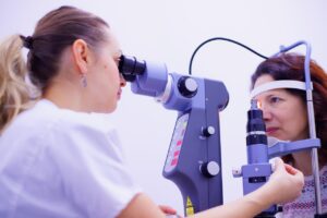 医師バイトで眼科日帰り手術を行う高収入の秘訣は？