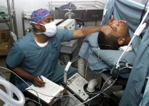 医師バイトで耳鼻咽喉科手術補助が土曜ありの職場はどこですか？