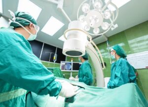 消化器外科の医師が手術バイトで得られる高給とは？